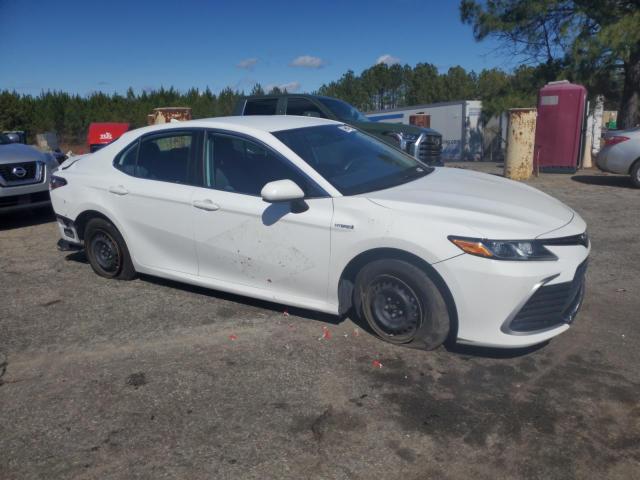 4T1C31AK9MU024009 - 2021 TOYOTA CAMRY LE WHITE photo 4