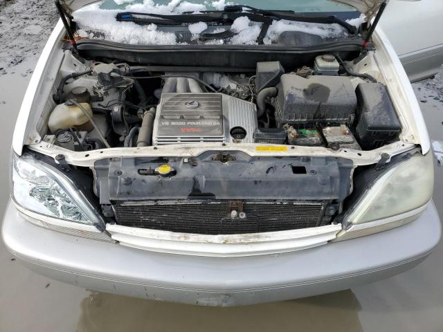 JTJGF10U510115567 - 2001 LEXUS RX 300 WHITE photo 11