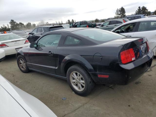 1ZVFT80N865177321 - 2006 FORD MUSTANG BLACK photo 2