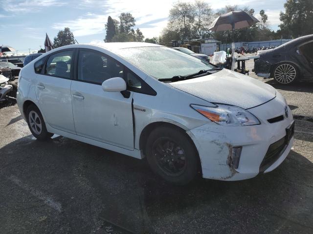 JTDKN3DU3F1895656 - 2015 TOYOTA PRIUS WHITE photo 4