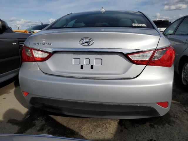 5NPEB4AC3EH935023 - 2014 HYUNDAI SONATA GLS SILVER photo 6