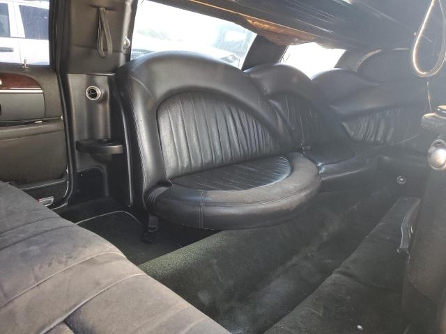 2L1FM88W58X658705 - 2008 LINCOLN TOWN CAR EXECUTIVE WHITE photo 10