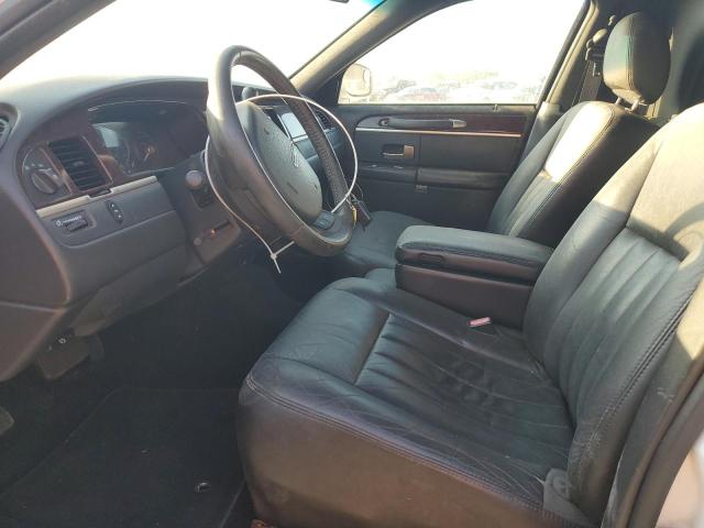 2L1FM88W58X658705 - 2008 LINCOLN TOWN CAR EXECUTIVE WHITE photo 7