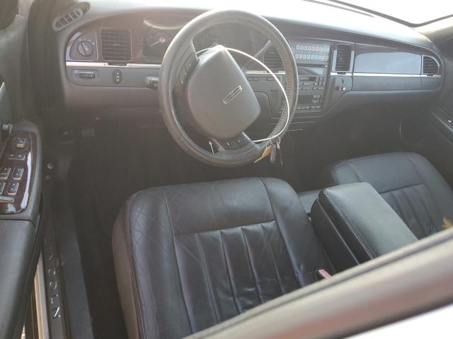 2L1FM88W58X658705 - 2008 LINCOLN TOWN CAR EXECUTIVE WHITE photo 8