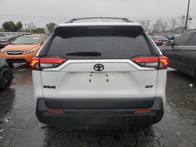 2T3C1RFV3PW293657 - 2023 TOYOTA RAV4 XLE PREMIUM WHITE photo 6