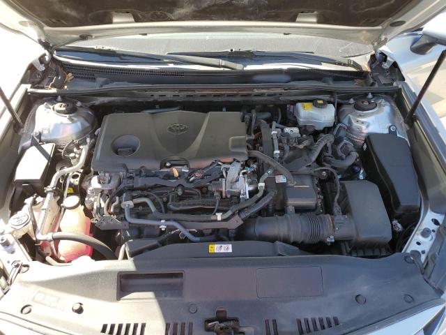 4T1B31HK6JU002255 - 2018 TOYOTA CAMRY LE SILVER photo 11