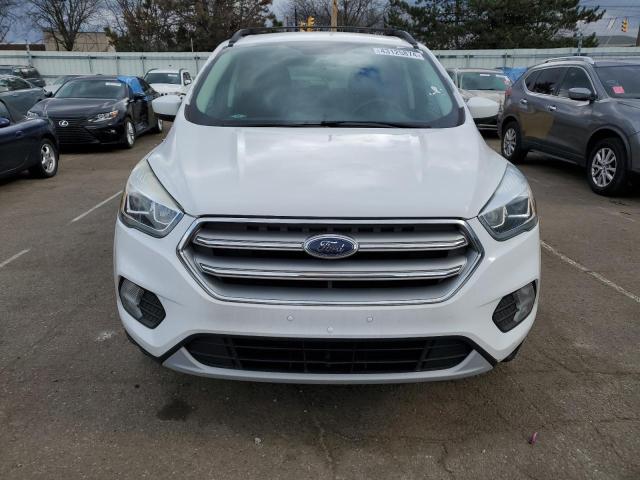 1FMCU9GD7HUC04339 - 2017 FORD ESCAPE SE WHITE photo 5