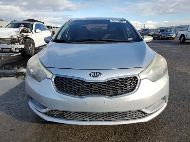 KNAFK4A67F5366609 - 2015 KIA FORTE LX SILVER photo 5