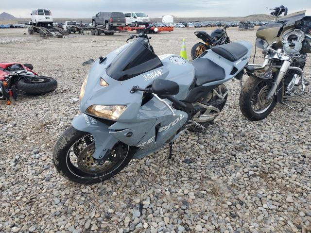 JH2PC37055M208069 - 2005 HONDA CBR600 RR GRAY photo 2