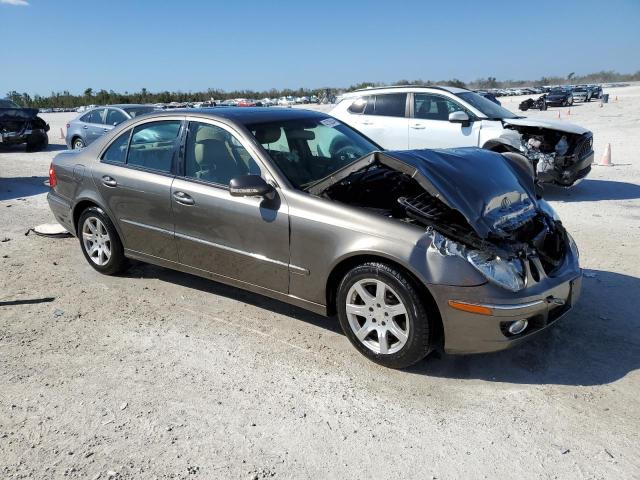 WDBUF22X68B239749 - 2008 MERCEDES-BENZ E 320 CDI GRAY photo 4