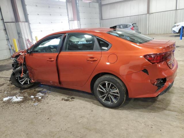 3KPF24AD1PE543310 - 2023 KIA FORTE LX ORANGE photo 2