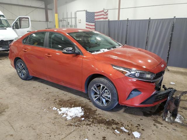 3KPF24AD1PE543310 - 2023 KIA FORTE LX ORANGE photo 4