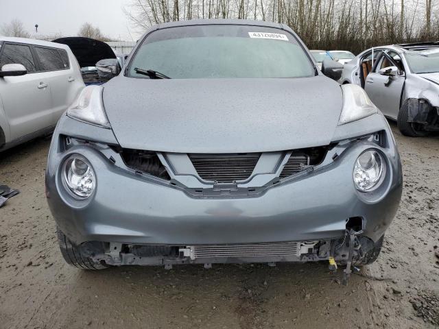 JN8AF5MV2FT562810 - 2015 NISSAN JUKE S GRAY photo 5