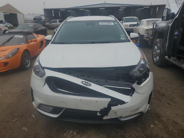 KNDCB3LC8H5075610 - 2017 KIA NIRO FE WHITE photo 5