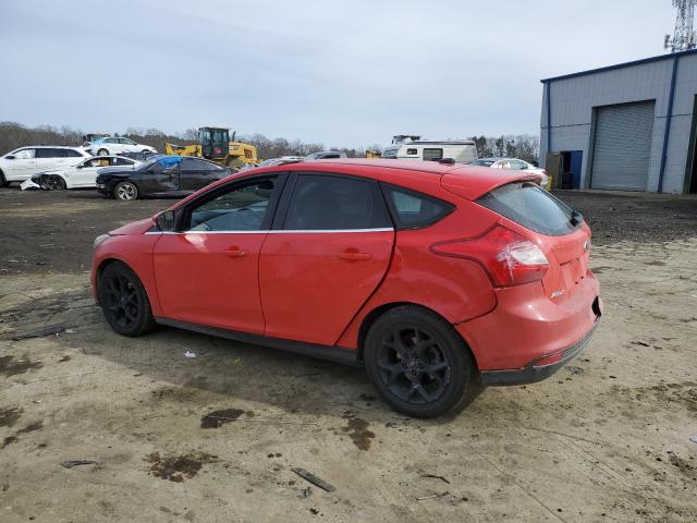 1FAHP3M2XCL334105 - 2012 FORD FOCUS SEL RED photo 2