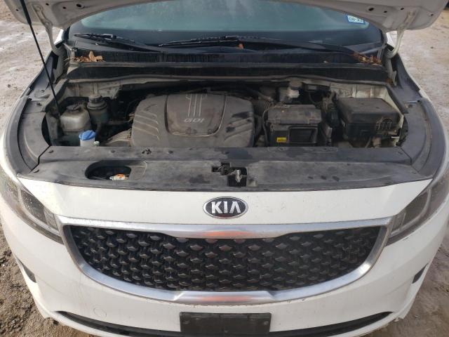 KNDMA5C10G6176036 - 2016 KIA SEDONA L WHITE photo 12