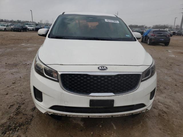 KNDMA5C10G6176036 - 2016 KIA SEDONA L WHITE photo 5