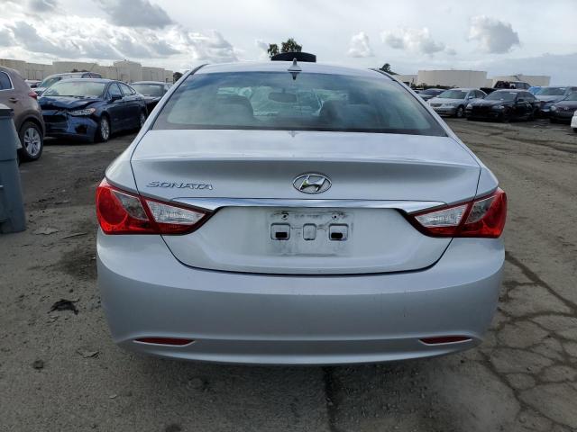 5NPEB4AC1DH681858 - 2013 HYUNDAI SONATA GLS SILVER photo 6