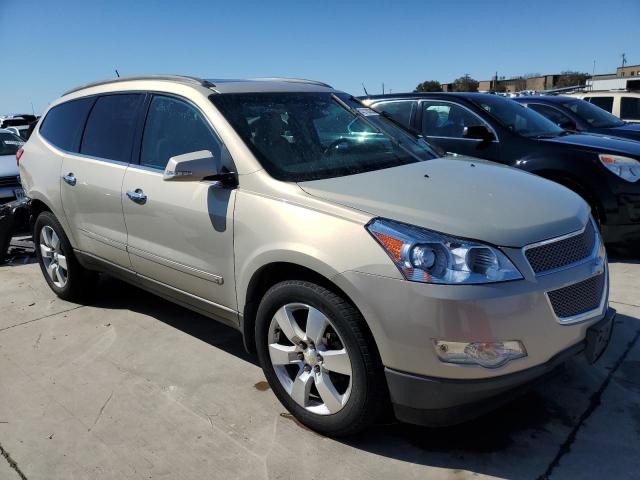 1GNLRHED7AS112109 - 2010 CHEVROLET TRAVERSE LTZ GOLD photo 4