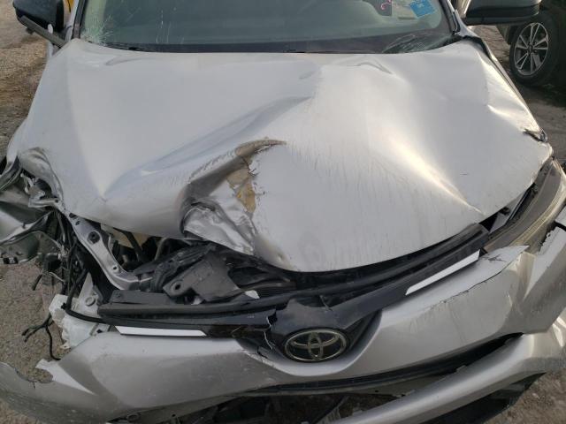 JTMZFREV3JJ181377 - 2018 TOYOTA RAV4 LE SILVER photo 12