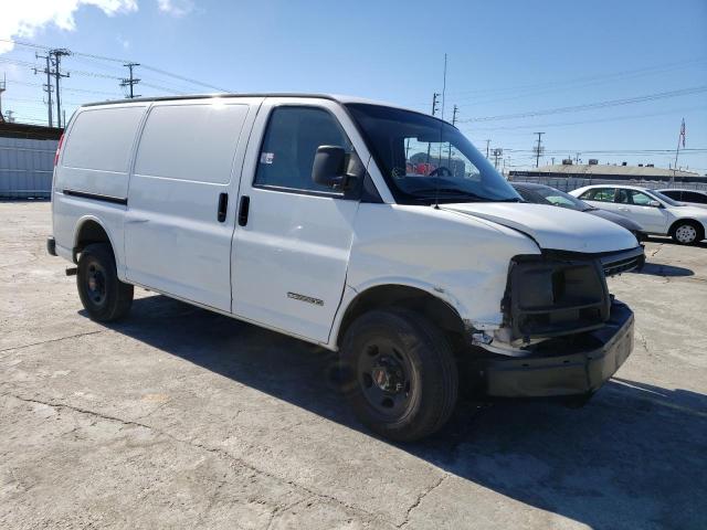 1GTGG25V841228435 - 2004 GMC SAVANA G2500 WHITE photo 4