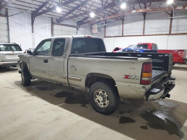 1GCGK29U52Z235714 - 2002 CHEVROLET SILVERADO K2500 BEIGE photo 2