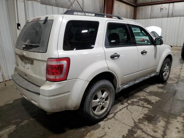 1FMCU0D79CKA20003 - 2012 FORD ESCAPE XLT WHITE photo 3