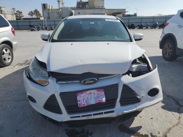 1FADP3F22EL266283 - 2014 FORD FOCUS SE WHITE photo 5