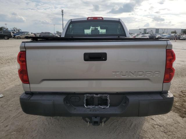 5TFRM5F18EX081627 - 2014 TOYOTA TUNDRA DOUBLE CAB SR/SR5 SILVER photo 6