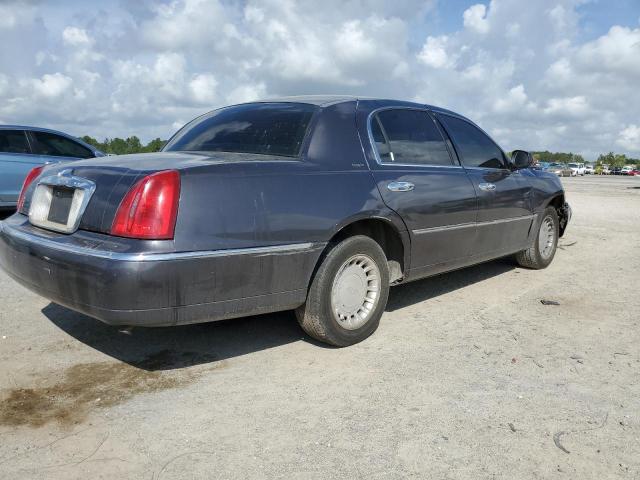 1LNHM81W21Y647216 - 2001 LINCOLN TOWN CAR EXECUTIVE GRAY photo 3