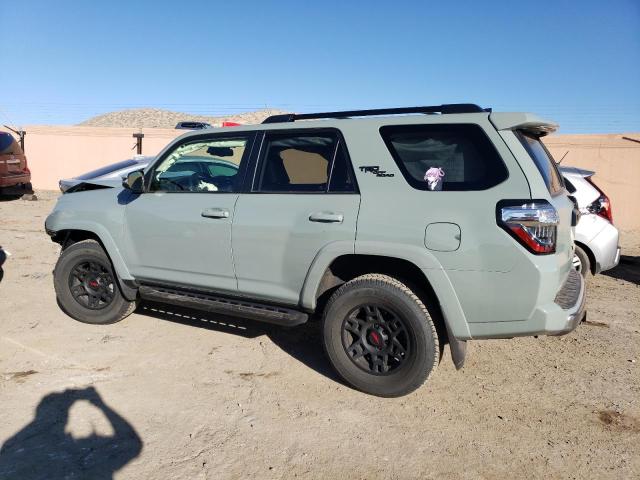 JTERU5JR8P6147188 - 2023 TOYOTA 4RUNNER SE GRAY photo 2