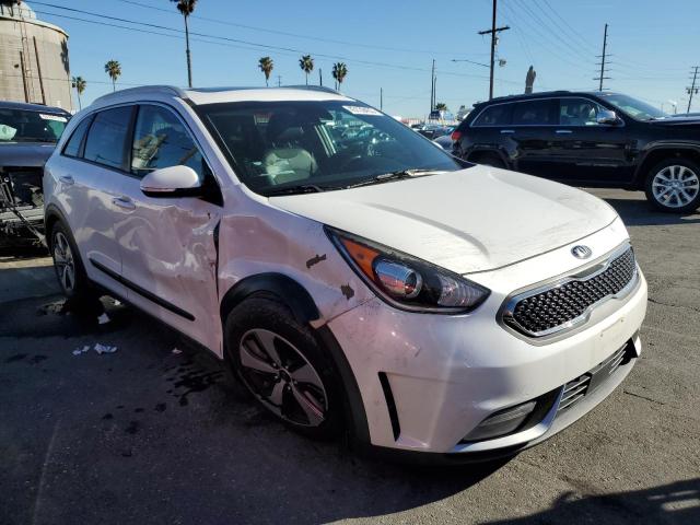 KNDCC3LC9H5058957 - 2017 KIA NIRO EX WHITE photo 4