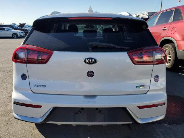 KNDCC3LC9H5058957 - 2017 KIA NIRO EX WHITE photo 6