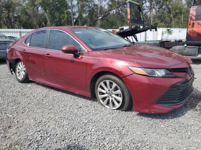 4T1B11HK4JU645533 - 2018 TOYOTA CAMRY L RED photo 4