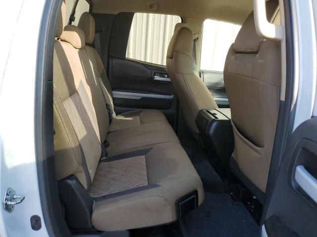 5TFUW5F15EX352325 - 2014 TOYOTA TUNDRA DOUBLE CAB SR/SR5 WHITE photo 10