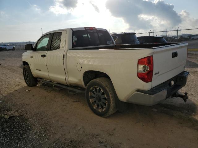 5TFUW5F15EX352325 - 2014 TOYOTA TUNDRA DOUBLE CAB SR/SR5 WHITE photo 2