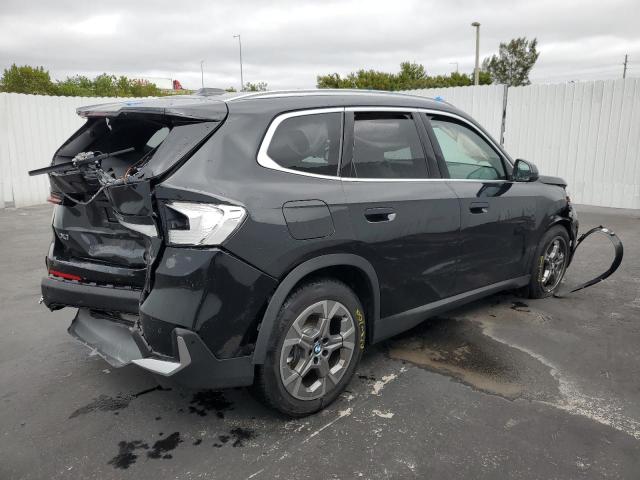 WBX73EF07P5X88818 - 2023 BMW X1 XDRIVE28I BLACK photo 3