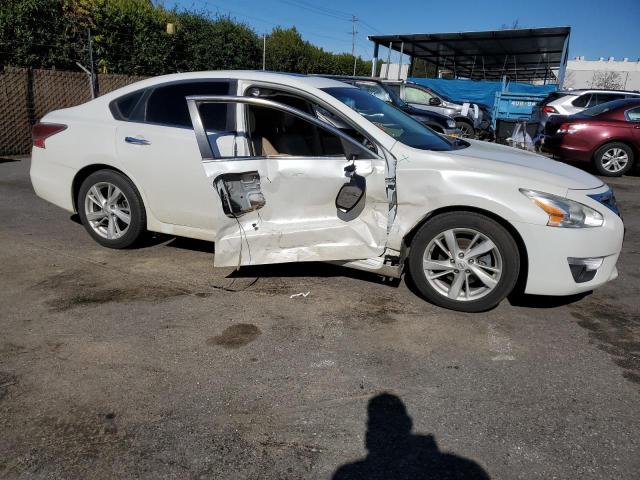 1N4AL3AP6EN257043 - 2014 NISSAN ALTIMA 2.5 WHITE photo 4