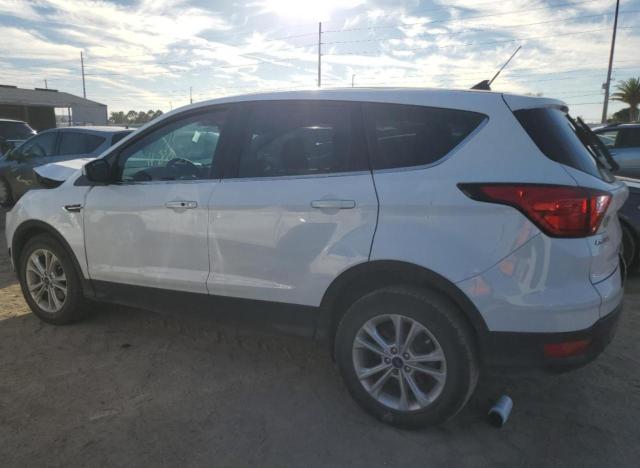 1FMCU0GD4KUA02075 - 2019 FORD ESCAPE SE WHITE photo 2