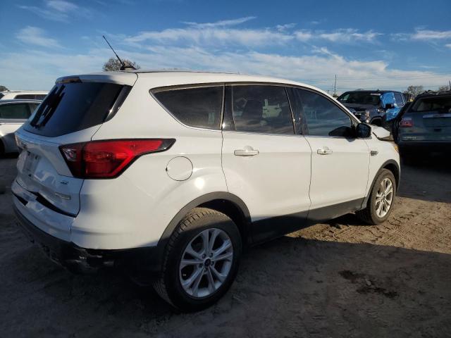 1FMCU0GD4KUA02075 - 2019 FORD ESCAPE SE WHITE photo 3