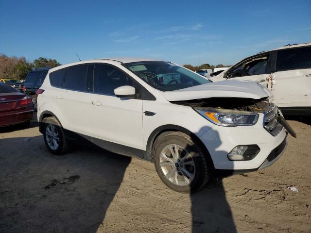 1FMCU0GD4KUA02075 - 2019 FORD ESCAPE SE WHITE photo 4