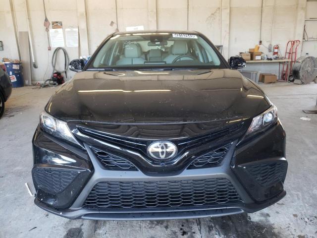 4T1G11AK5PU732351 - 2023 TOYOTA CAMRY SE NIGHT SHADE BLACK photo 5
