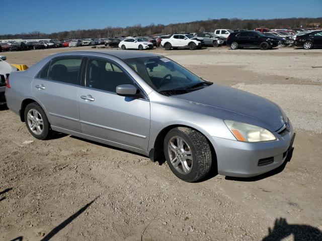 1HGCM56376A182414 - 2006 HONDA ACCORD SE SILVER photo 4