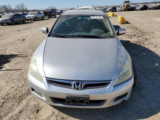 1HGCM56376A182414 - 2006 HONDA ACCORD SE SILVER photo 5