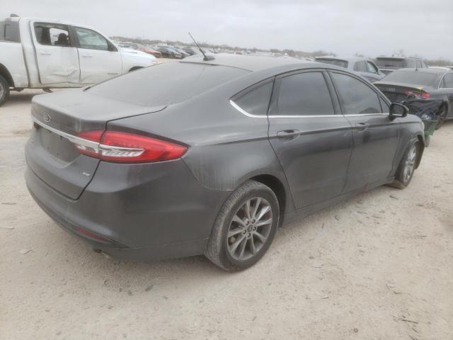 3FA6P0H73HR388060 - 2017 FORD FUSION SE GRAY photo 3