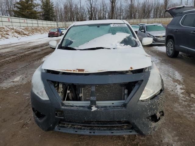 3N1CN7AP9JL879623 - 2018 NISSAN VERSA S WHITE photo 5