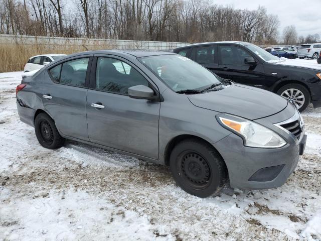 3N1CN7APXGL840788 - 2016 NISSAN VERSA S GRAY photo 4