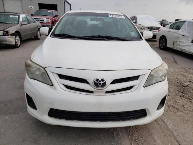 5YFBU4EE5DP192973 - 2013 TOYOTA COROLLA BASE WHITE photo 5