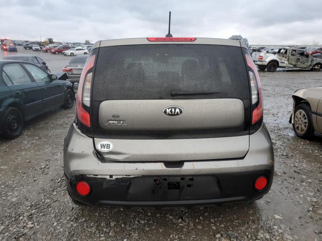 KNDJN2A27J7579787 - 2018 KIA SOUL GRAY photo 6