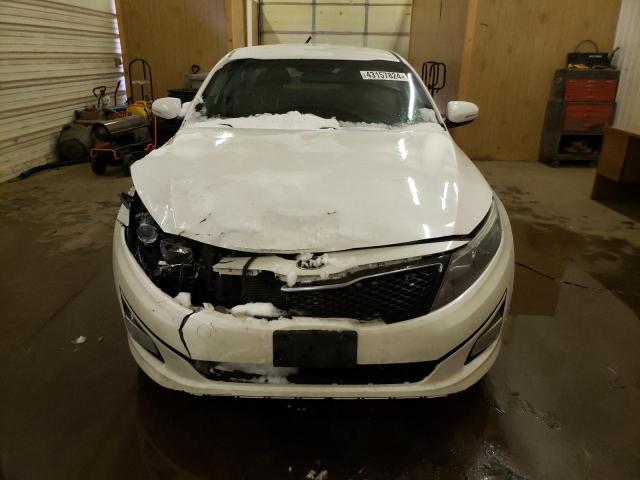 KNAGM4A78F5565840 - 2015 KIA OPTIMA LX WHITE photo 5